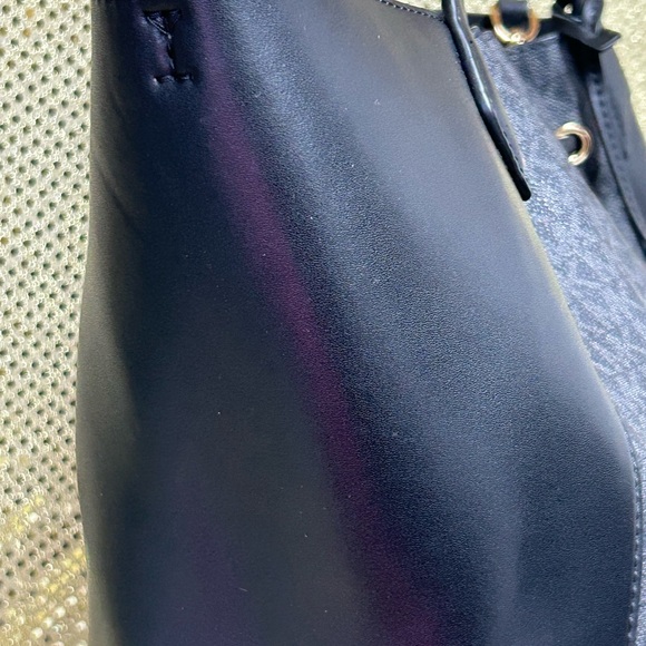 Michael Kors Park Metro Black and Gray Bucket Tote Approx. 16 x 11 x 6 - Picture 12 of 13